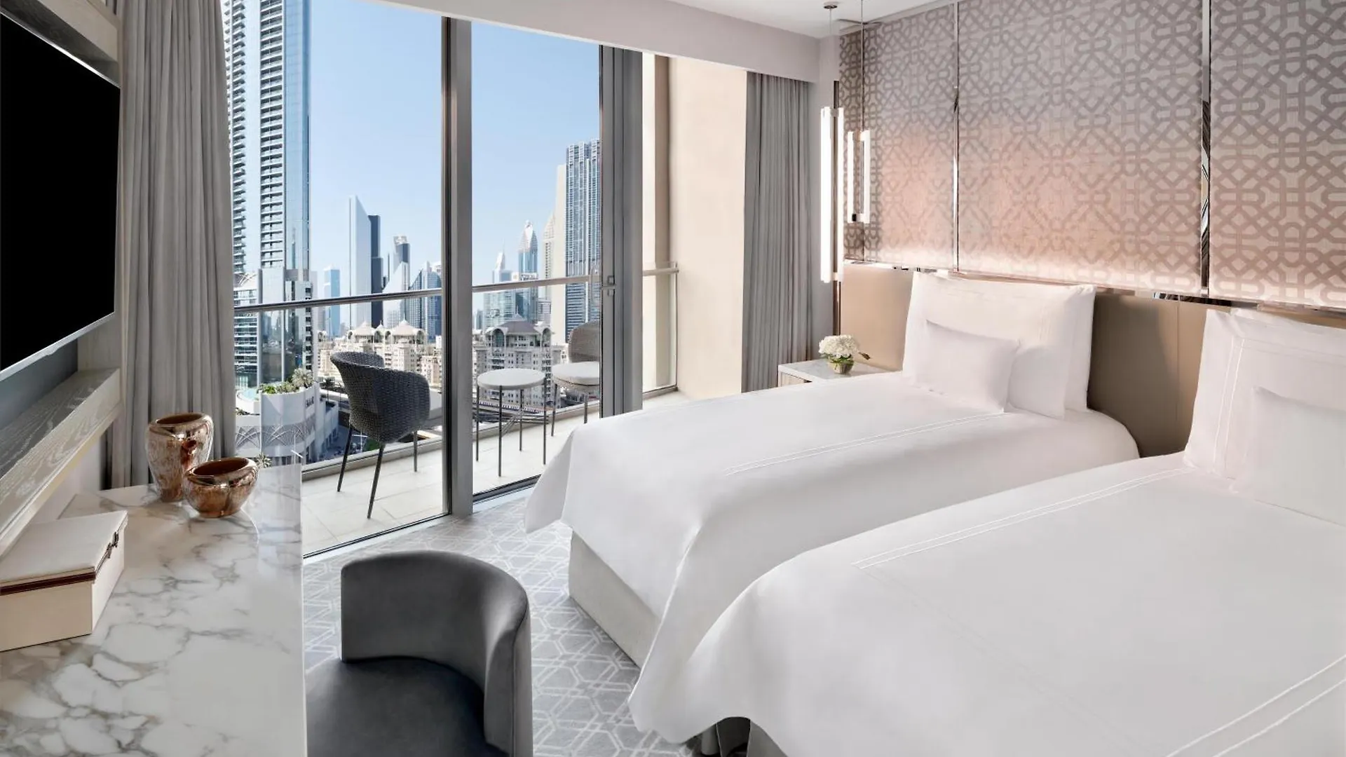 Kempinski Central Avenue Dubaj 5*,